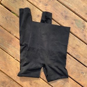 Preggo leggings postpartum snapback